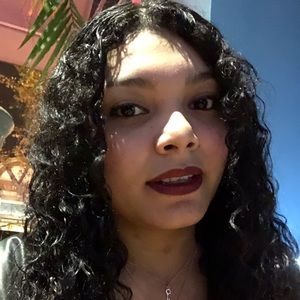 Meet your Posher, Yamileth